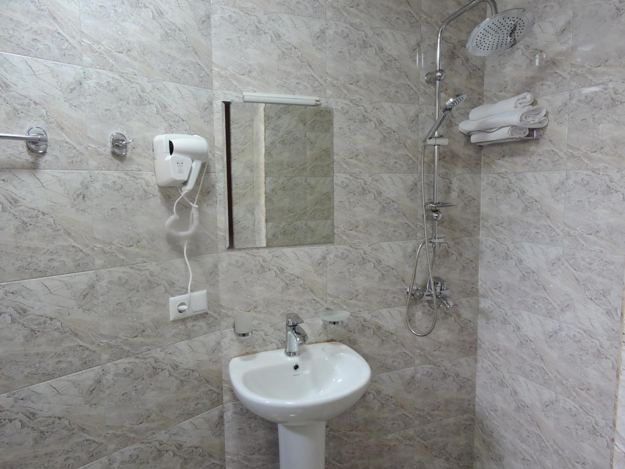 Hotel Brick House Tbilisi Buitenkant foto