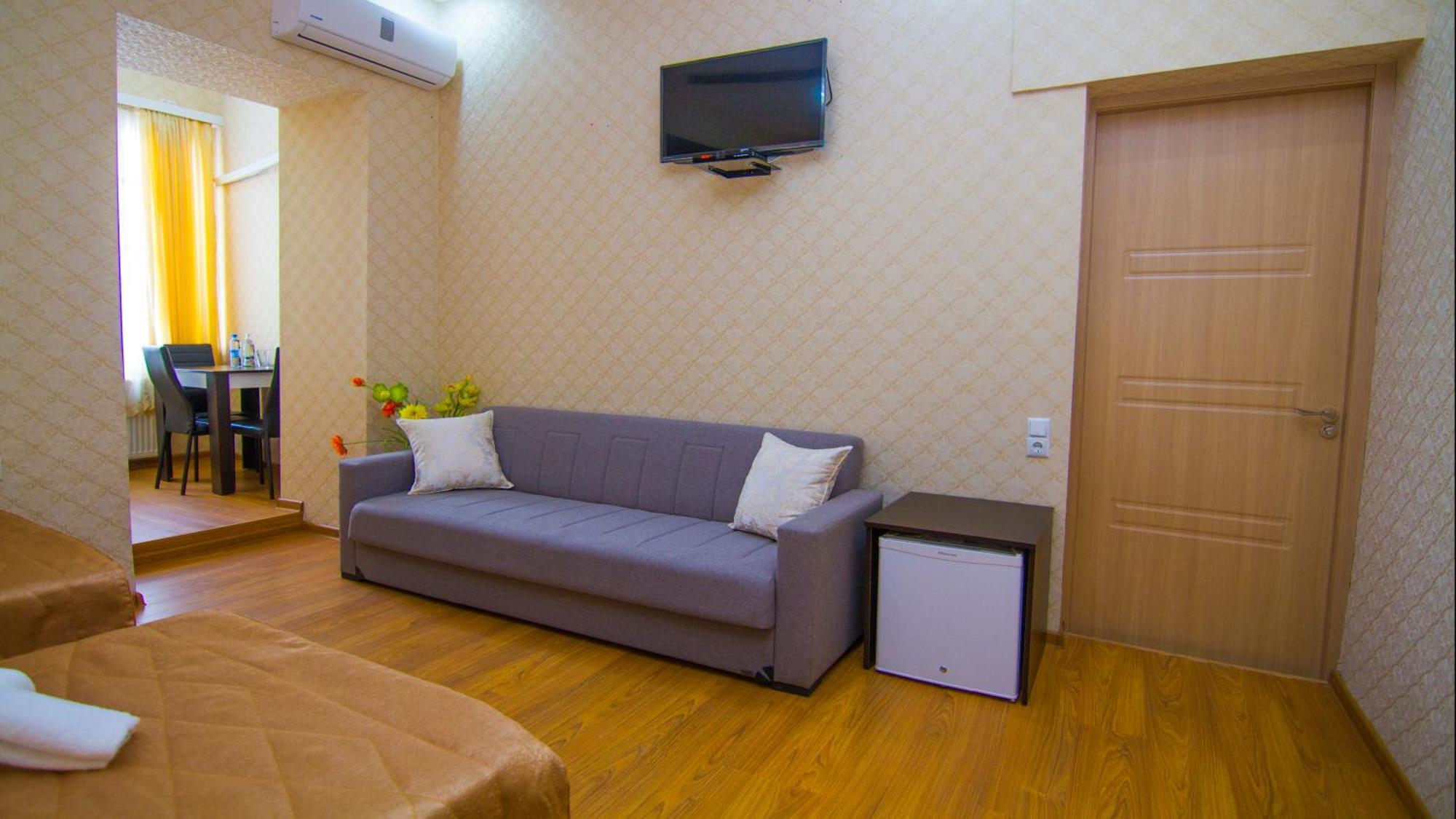 Hotel Brick House Tbilisi Buitenkant foto