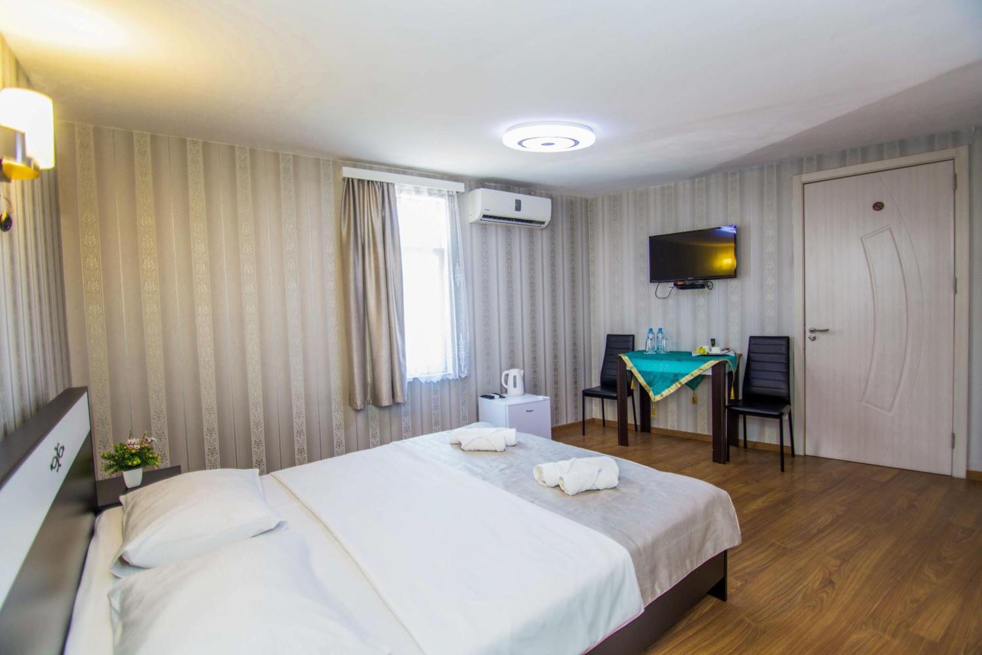Hotel Brick House Tbilisi Buitenkant foto