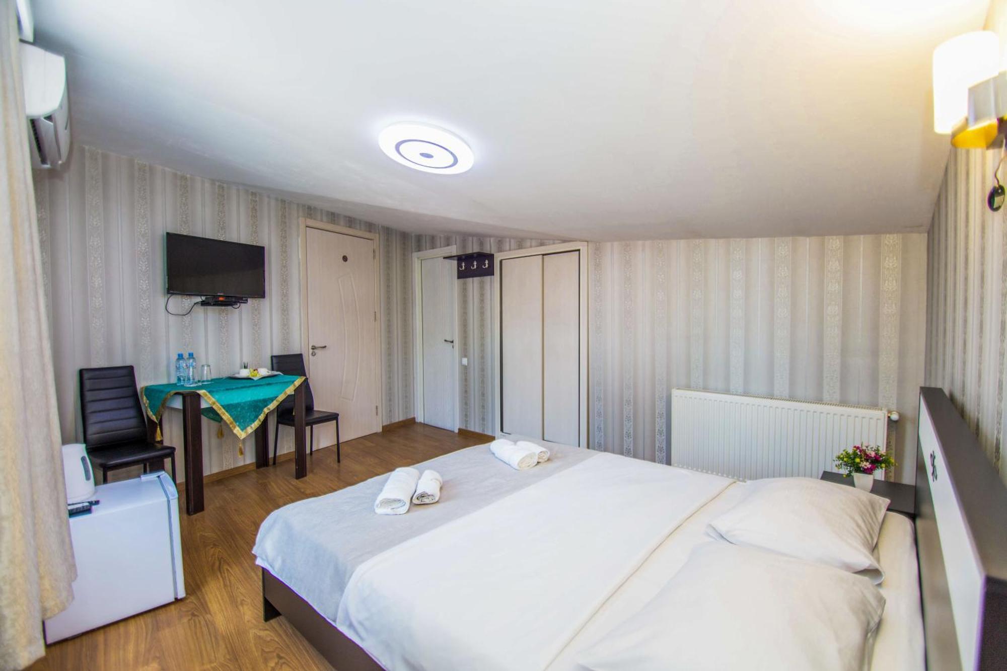 Hotel Brick House Tbilisi Buitenkant foto